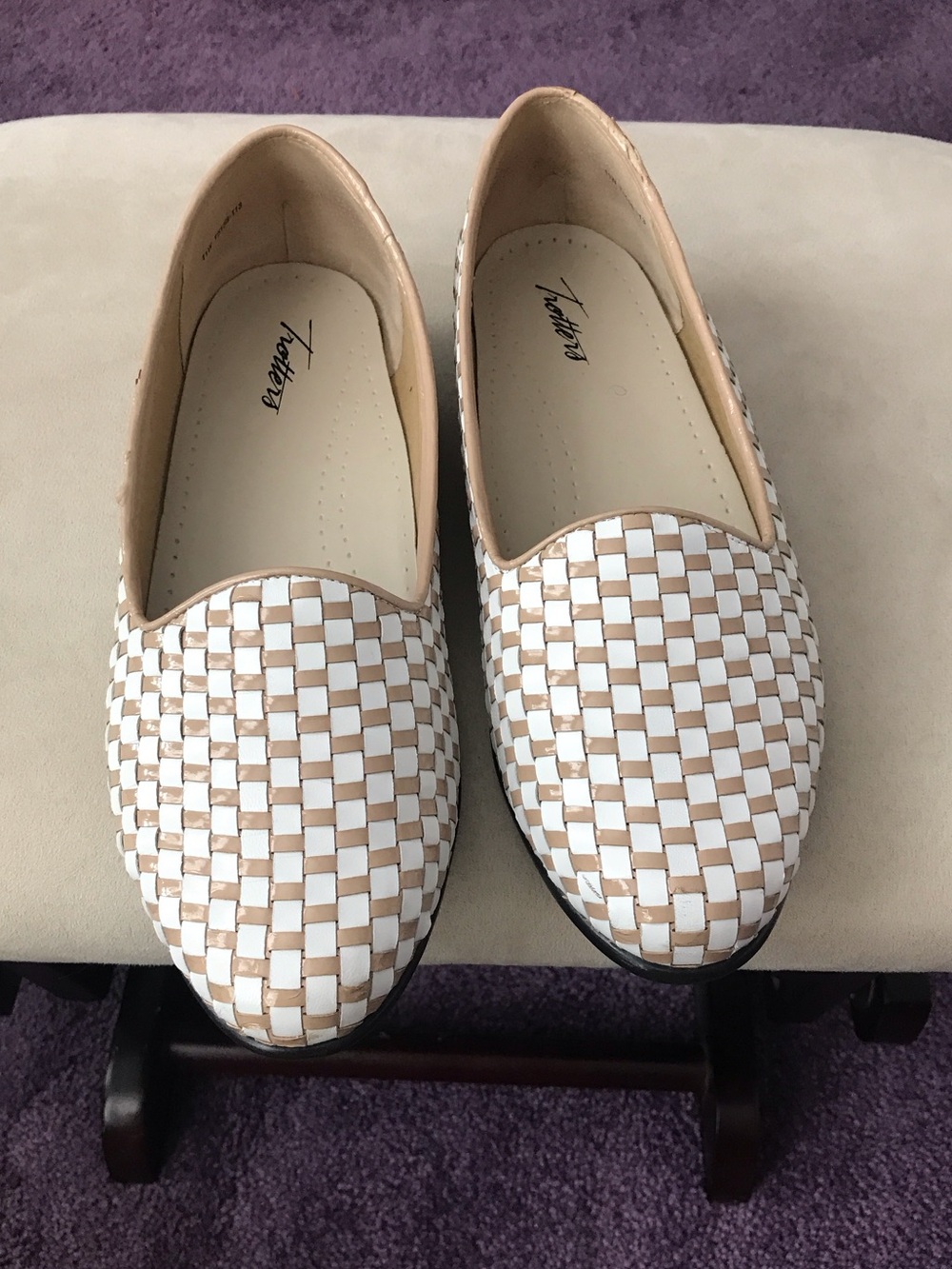 Trotters Women's White and Beige Woven Slip-On Loafers